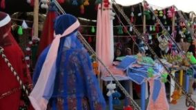 عرضه دست بافته های زنان عشایری در بازار اختصاصی