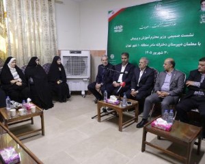 معلم یکی از مهم ترین الگو های دانش آموز است