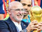 سرمربی قهرمان جام جهانی در اسپانیا ماندنی شد